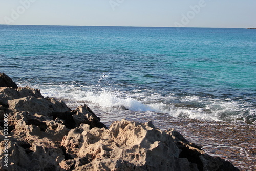 Mittelmeer: Blick auf Küste und Ozean vor Zypern