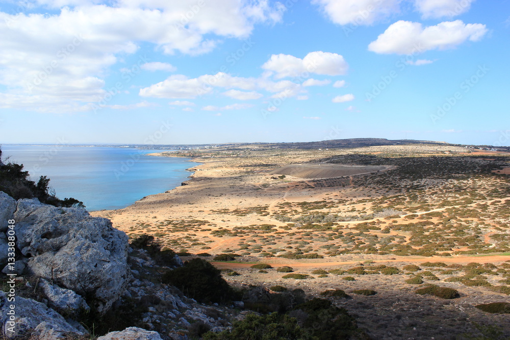 Blick über Zypern mit der Küste bei Kap Greco