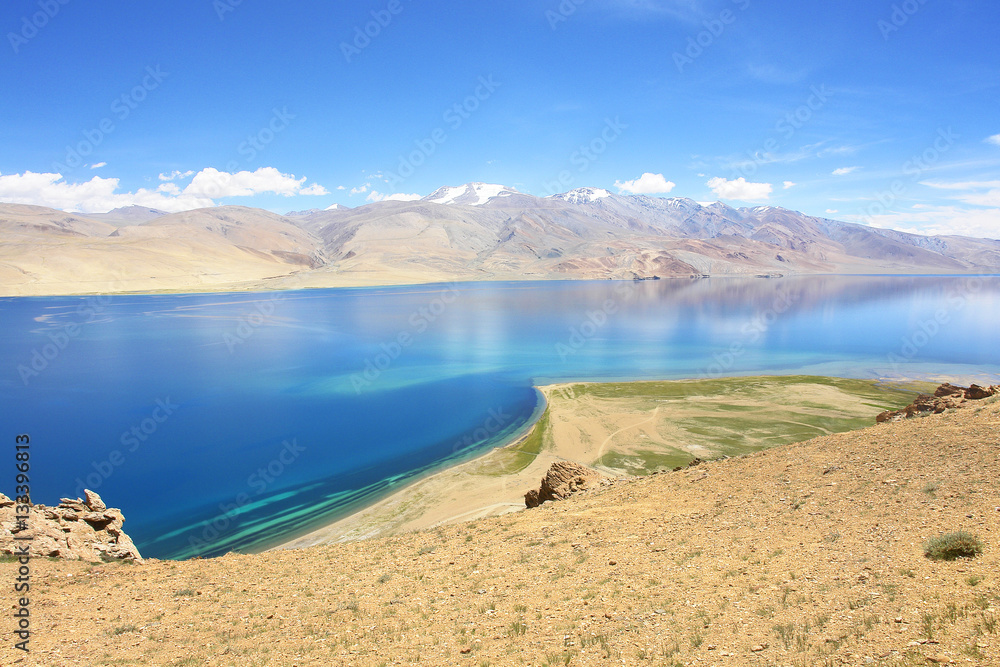 Tso Moriri or Lake Moriri  -  a lake in the Ladakhi part of the Changthang Plateau in Jammu and Kashmir in northern India. 
 - obrazy, fototapety, plakaty 