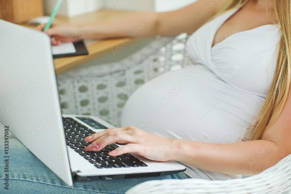 Naklejka premium Pregnant woman