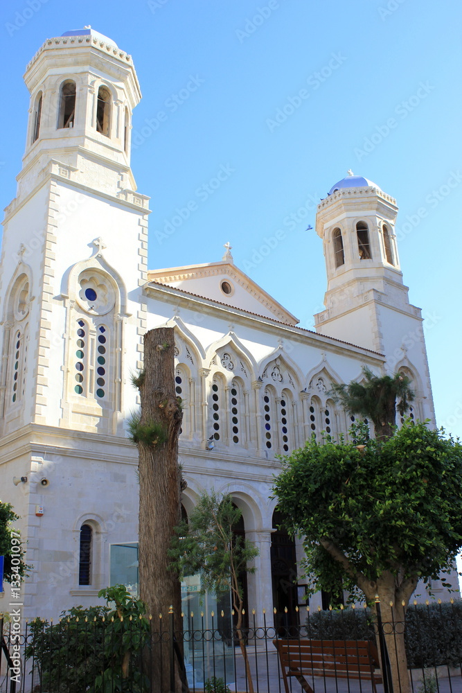 Die Fassade der Kathedrale Agia Napa in Limassol (Lemesos)