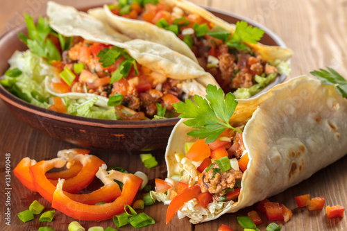 tacos with ground beef and vegetables