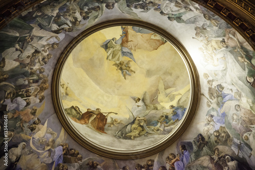 Plafond du sanctuaire de Notre-Dame du Rosaire, Pompéi, Campanie, Italie photo