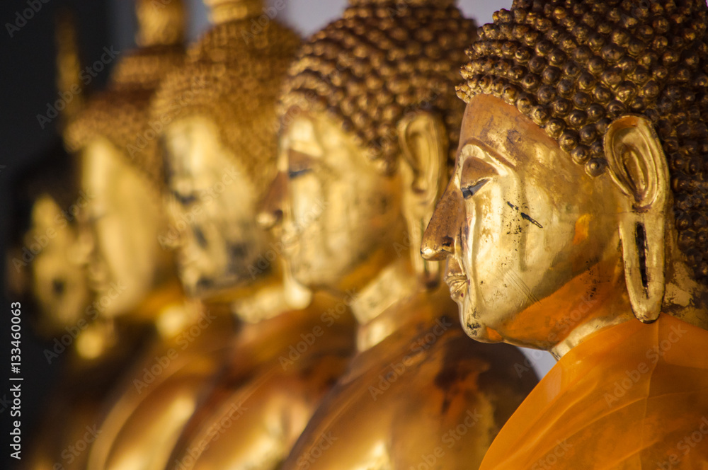 Fototapeta premium Buddha statue