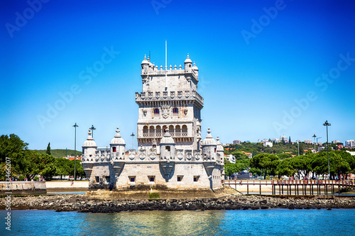 Tour de Belém sur les bords du Tage,  freguesia de Santa Maria de Belém, Lisbonne, Portugal  photo