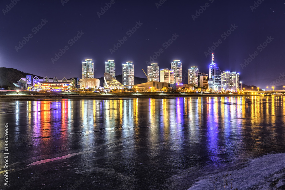 Obraz premium Daejeon city at night ,South Korea.