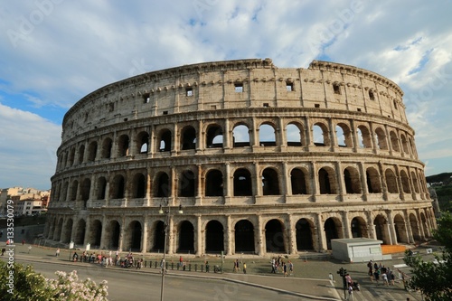 THE COLISEUM OF ROME, ITALY 