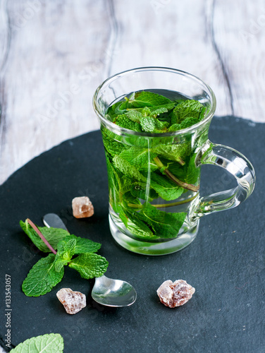 Obraz na płótnie mint tea w salonie
