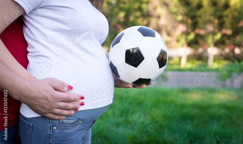pregnancy and soccer ball © Elvira