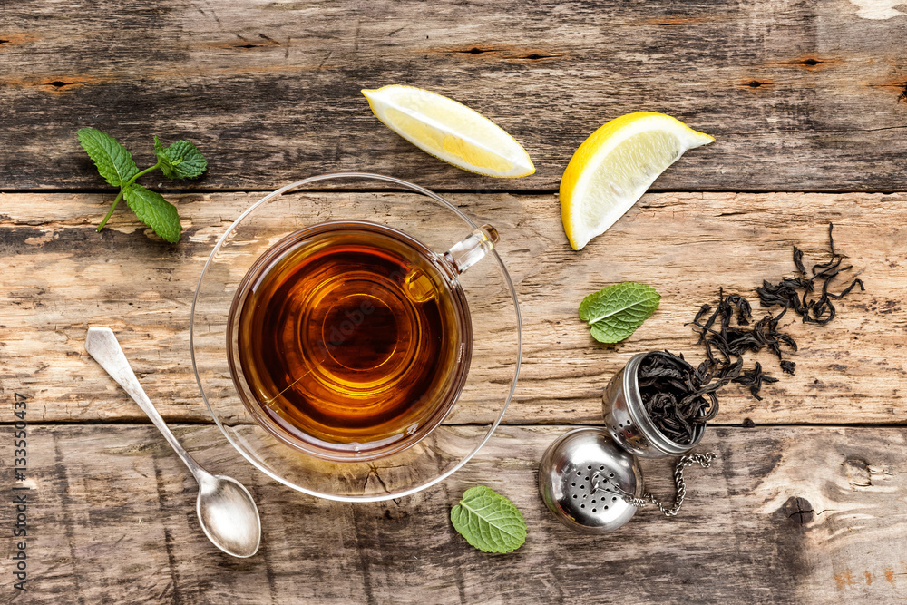 Black tea with lemon and mint Black tea with lemon and mint