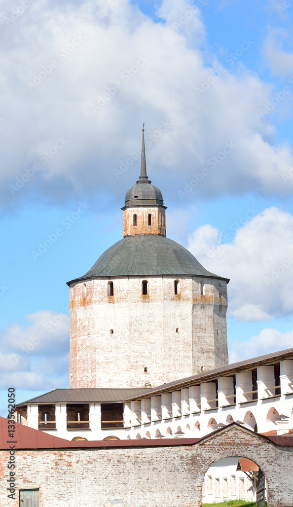 Fortress tower of Kirillo-Belozersky monastery by day.