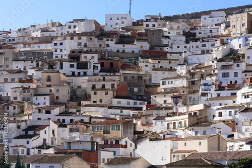 Houses on the mountainside © José Juan Noguerón