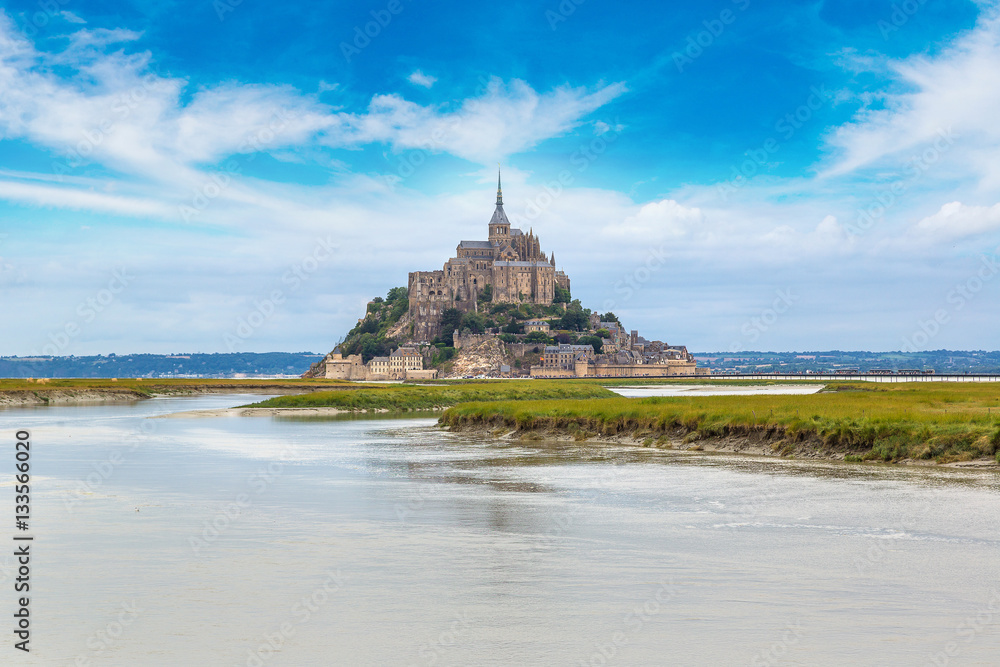 Fototapeta premium Mont Saint Michele, France