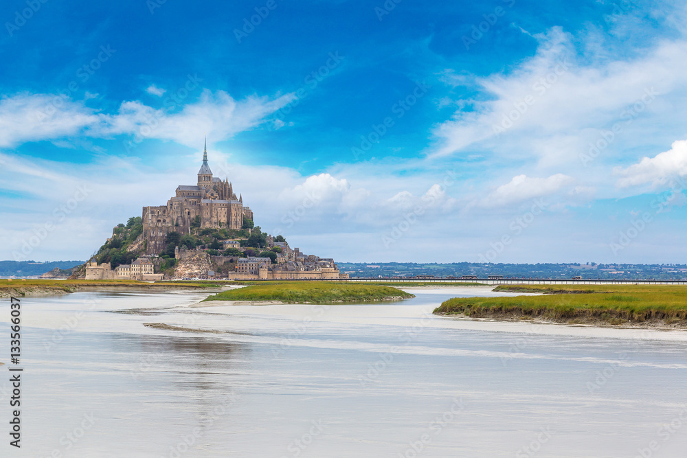 Obraz premium Mont Saint Michele, France