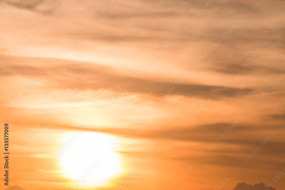 Obraz premium colorful dramatic sky with cloud at sunset