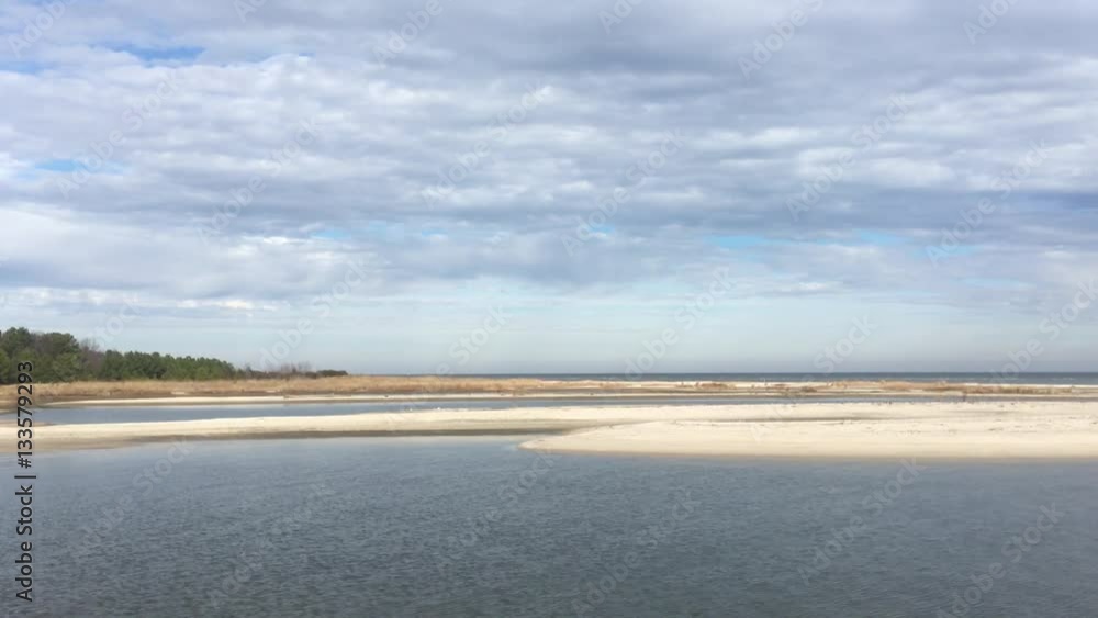 gentle breeze over Chesapeake Bay cove in winter
