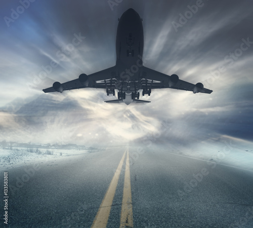 plane urgent landing on a snowy weather 