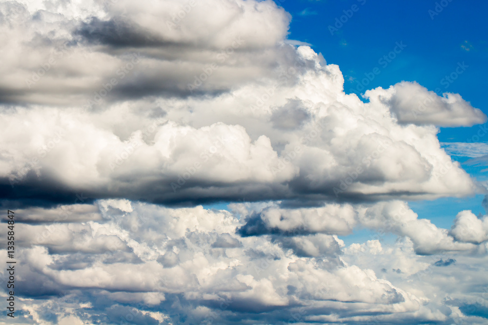 Obraz premium colorful dramatic sky with cloud at sunset