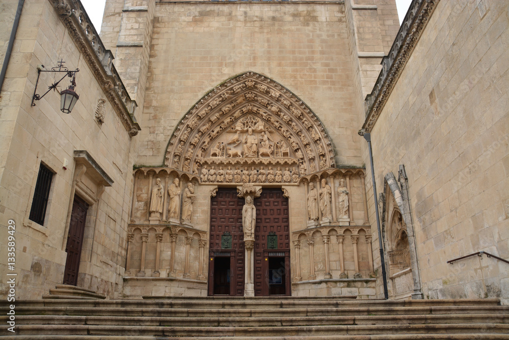 escalinata de entrada a la Catedral de Burgos