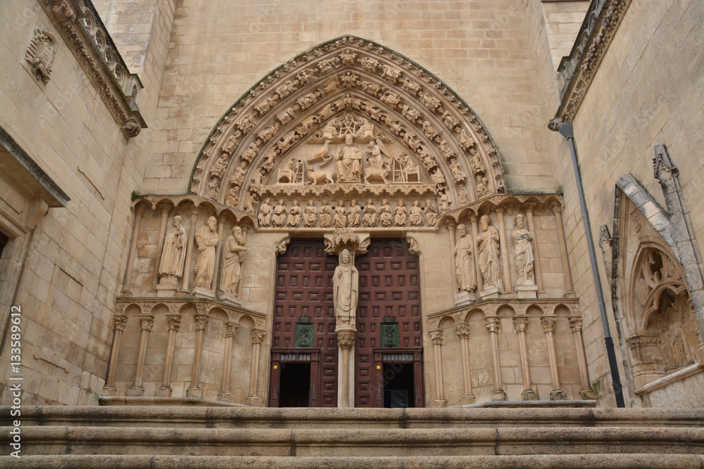 escalinata de entrada a la Catedral de Burgos, España escalinata de entrada a la Catedral de Burgos, España