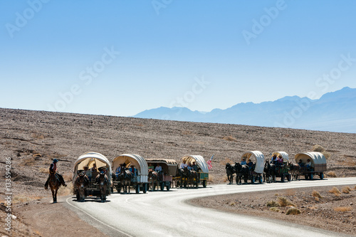 Tableau sur toile Death Valley 49ers Wagon Train, CA