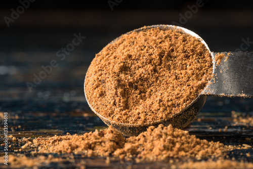 Foto Jerk Seasoning Spilled from a Teaspoon