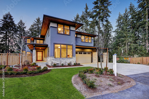 Obraz na plátne Luxurious new construction home in Bellevue, WA