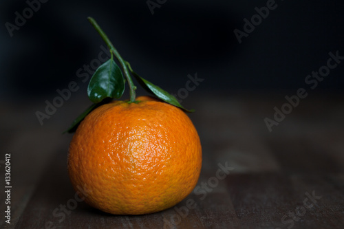 Clementine auf dem Tisch