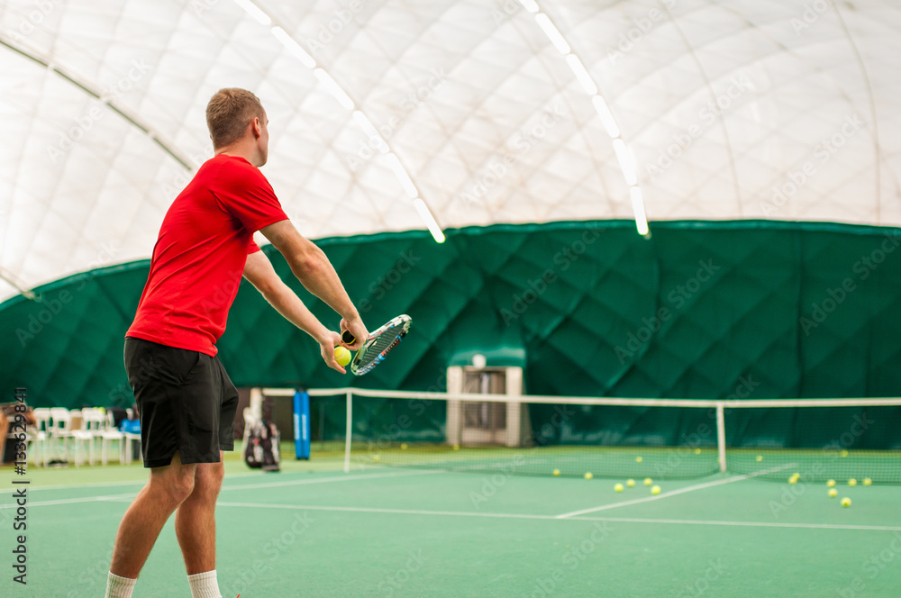 Obraz premium Tennis serve by professional tennis player