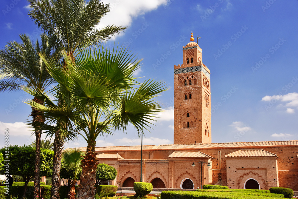 Naklejka premium Meczet Kutubijja w południowo-zachodniej medynie w Marrakeszu