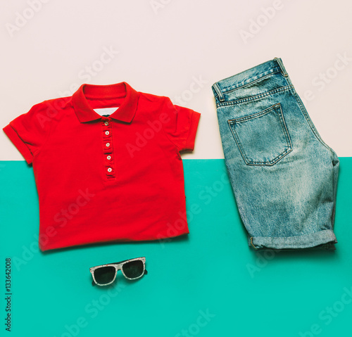 Summer urban style set. Jeans T-shirt glasses. fashion clothes