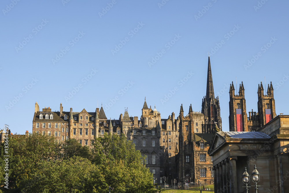  Edinburgh cityscape