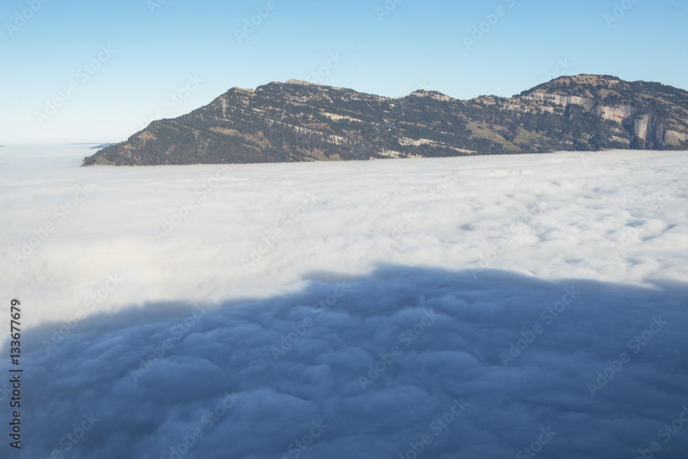 Obraz premium Rigi im Nebelmeer (aus der Sicht des Bürgenstocks, in der Nähe von Luzern), Schweiz