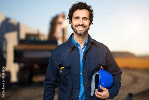 Tableau sur toile Portrait of an handsome engineer