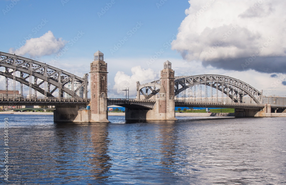 Naklejka premium Spans Bolsheokhtinsky bridge. The view from the Sinopskaya embankment. Saint Petersburg