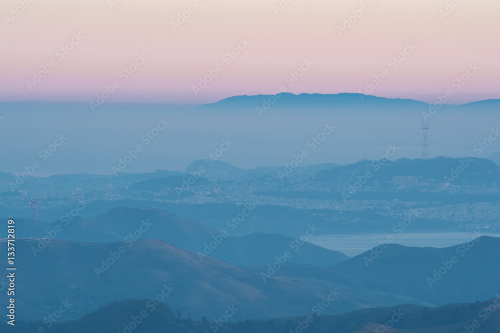 Fototapeta premium Mount Tamalpais Sunset