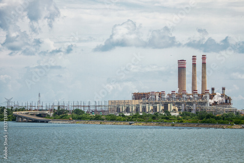 Paisaje de refinería de Pemex 