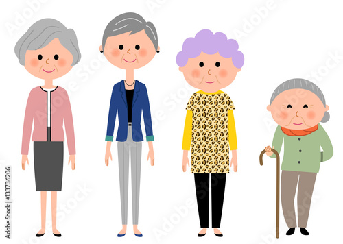 シニア女性達　おしゃれ