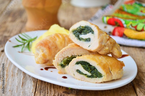 Chicken rolls stuffed with spinach