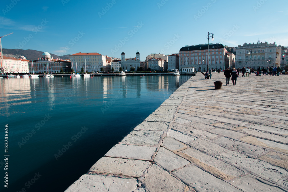 Passeggiando lungo le rive di Trieste