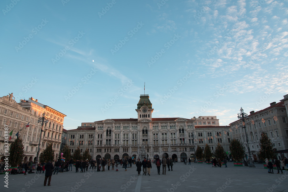 Fototapeta premium Imbrunire sui palazzi di Trieste