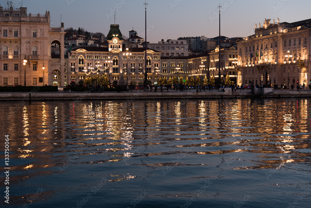 Fototapeta premium Ultime luci della giornata su Trieste