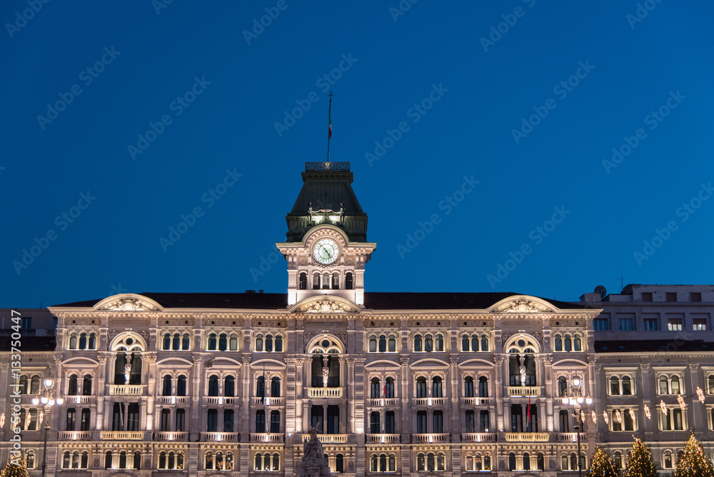 Luci notturne...aspettando il Natale a Trieste