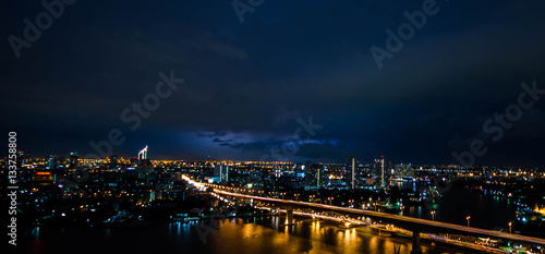 Skyline von Bangkok während eines Gewitters © markus