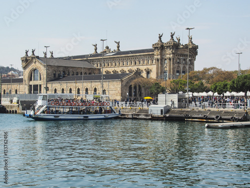 Golondrinas del puerto de Barcelona, ​​Cataluña,España