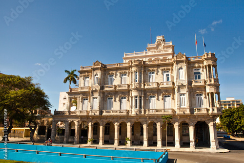 Building of the Spanish embassy, Havanna, Cuba © Lena Wurm