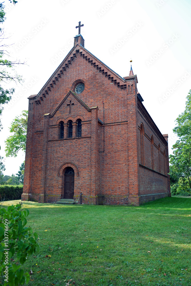 Backsteinkirche von Dierhagen auf Fischland Backsteinkirche von Dierhagen auf Fischland