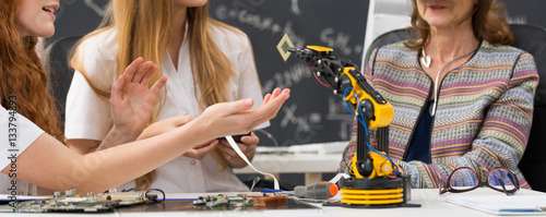 Foto Students during biorobotics lectures