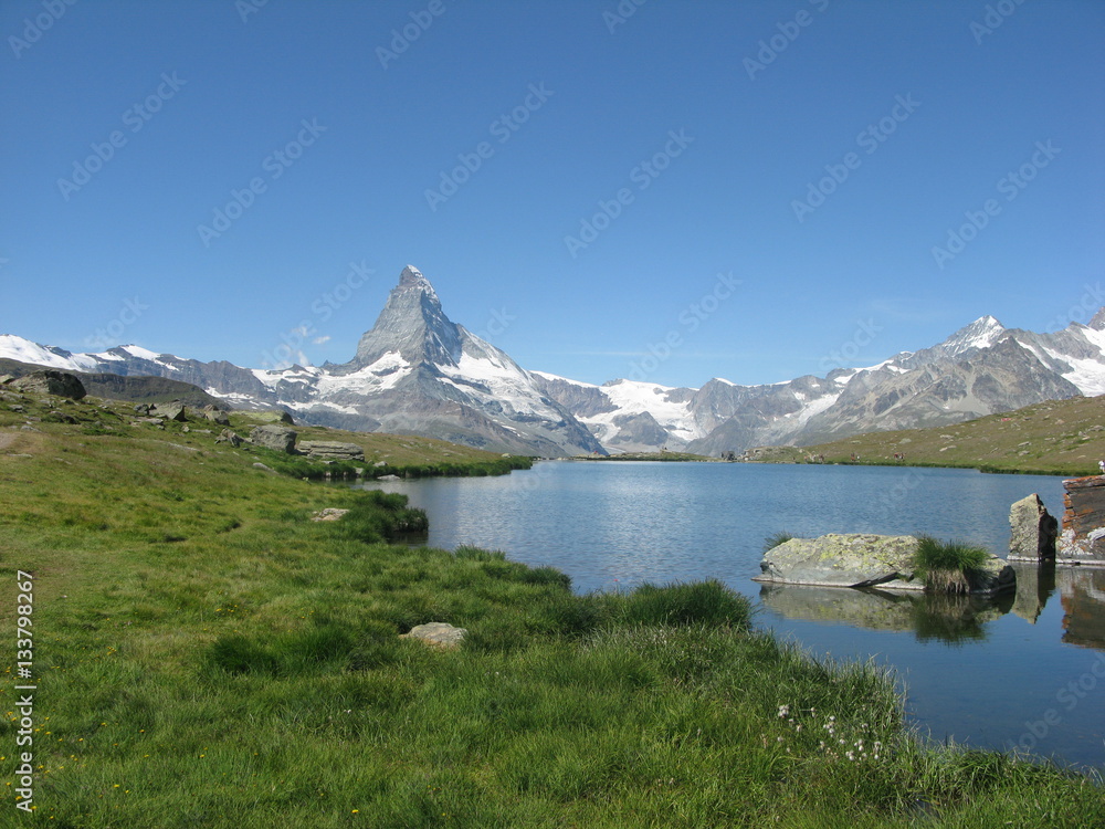 Matterhorn e lago