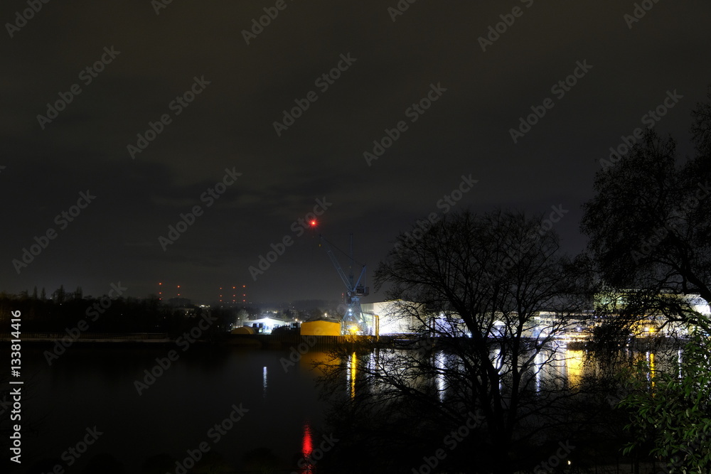 Blick auf die Weser abends im Winter  in Bremen-Vegesack